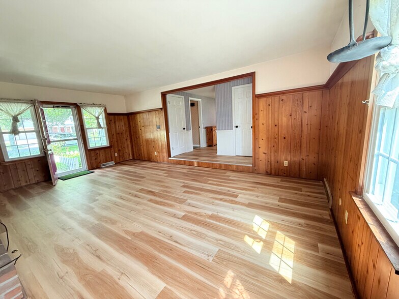 Building Photo - 251 Old Lyme Dr