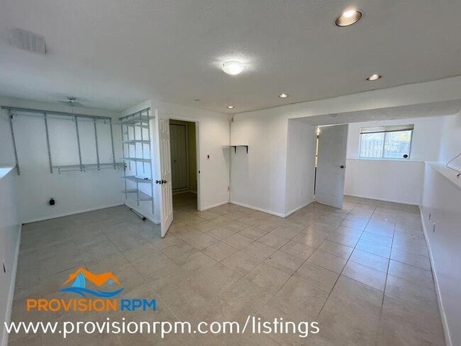 Building Photo - 706 Charney Ct