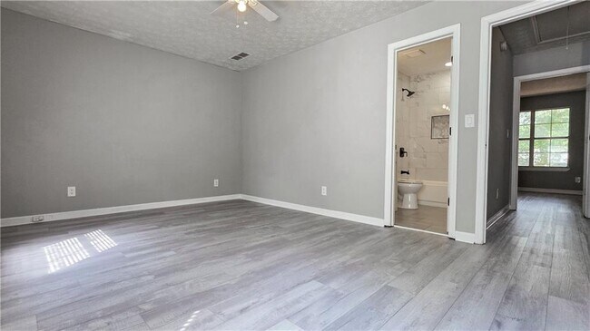 Building Photo - 1040 Huntington Trce SE