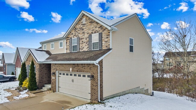 Building Photo - 430 Rockcrest Way