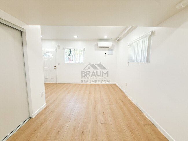 Building Photo - 11228 Huston St