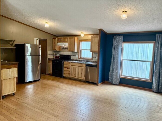 Building Photo - Country Property With Over 7 Acres of Land, No HOA & Room For Your Toys!