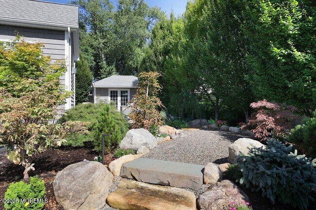 Building Photo - 63 Carpenter St