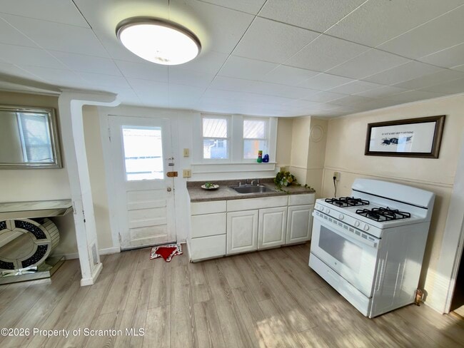 Building Photo - 221 Pittston Ave