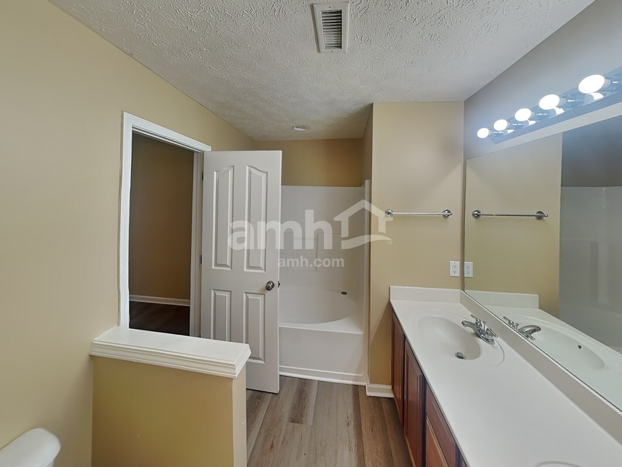 Building Photo - 8824 Cressent Glen Ct