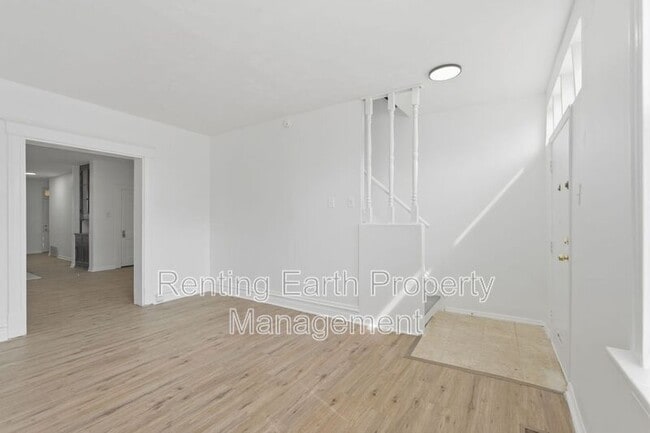 Building Photo - 3125 Clay Ave