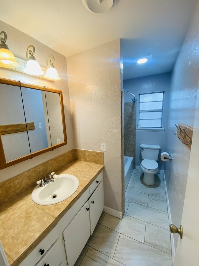 Building Photo - 106 Timber Ln Loop