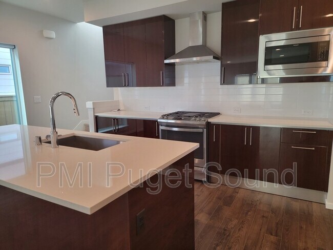 Building Photo - 33473 Poplar Ave SE