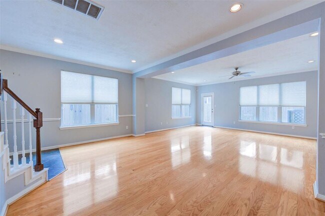 Building Photo - 5411 Kiam St