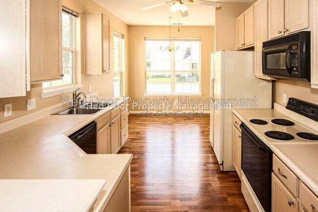 Building Photo - 12420 Brookline St