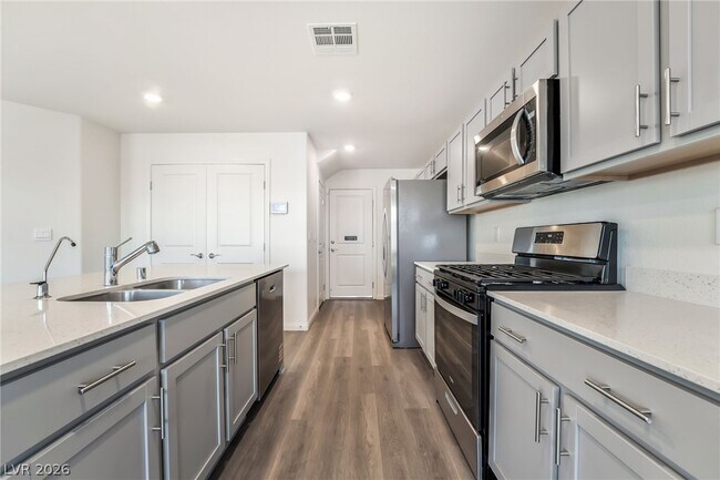 Building Photo - 3426 La Cura Ave