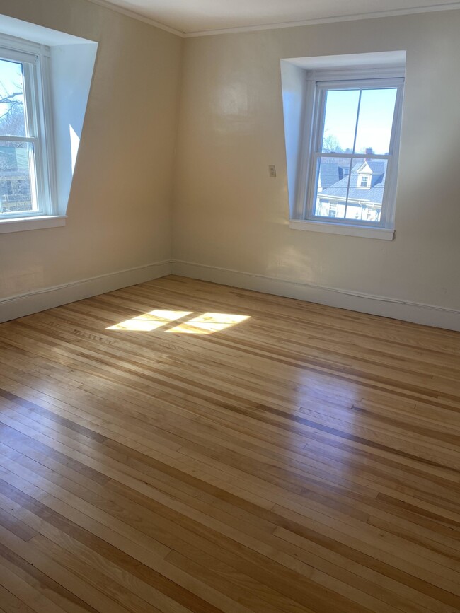 Gleaming HW floors throughout! - 4 Arlington Rd