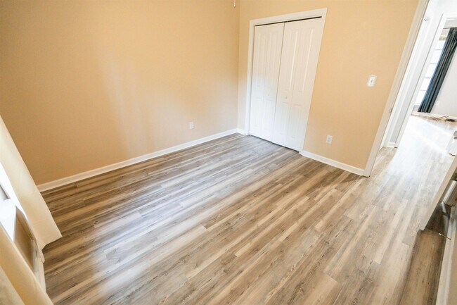 Building Photo - 1764 Folkstone Rd