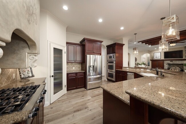 Building Photo - 2510 Tiverton Dr