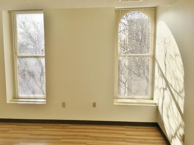 Building Photo - 30 Hanover St