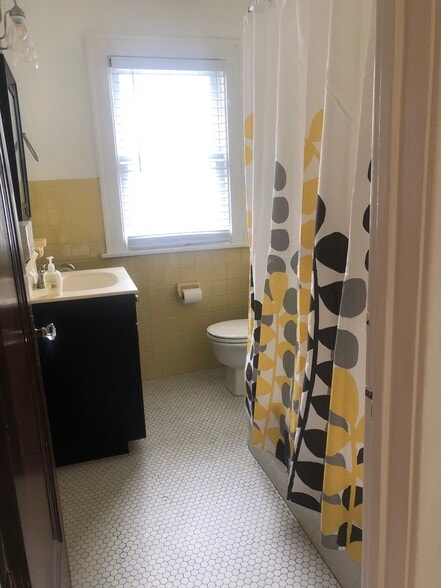 Bathroom - 129 Hamilton Dr