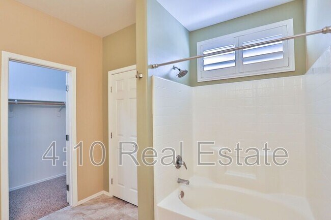 Building Photo - 2695 E Harrison Ct