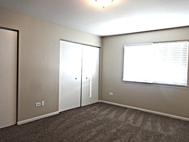 Building Photo - 816 Shorewood Dr