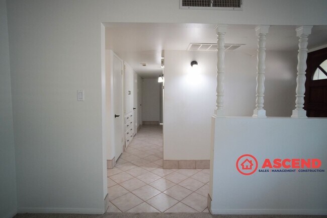 Building Photo - 3 Bed / 2 Bath Home on 2 Acres of Cattle L...