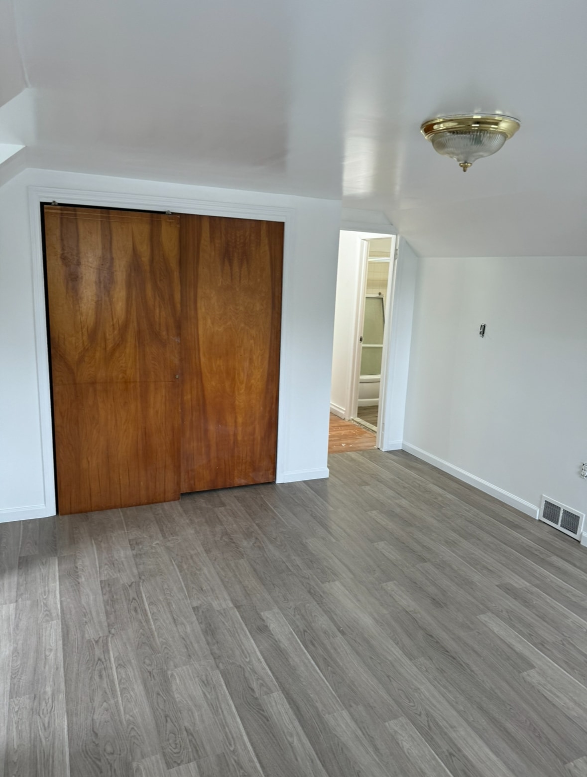 Building Photo - 3 Thomas St