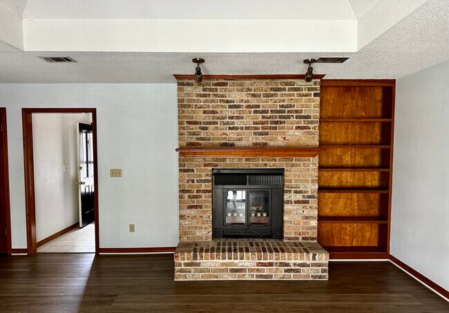 Building Photo - 109 Dominica Way