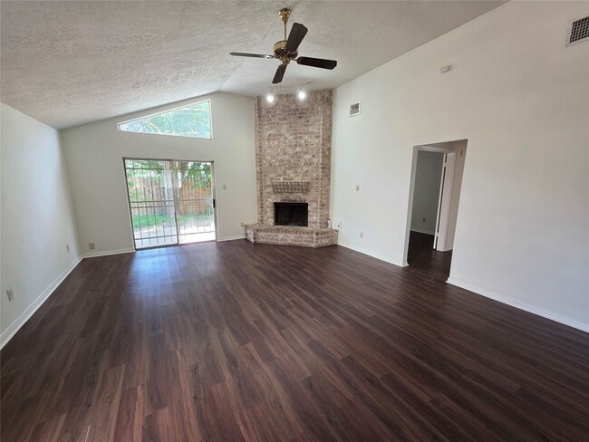 Building Photo - 11726 Plumbrook Dr