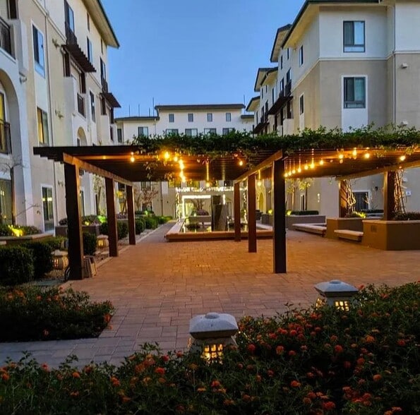 Building Photo - 28 N 3rd St