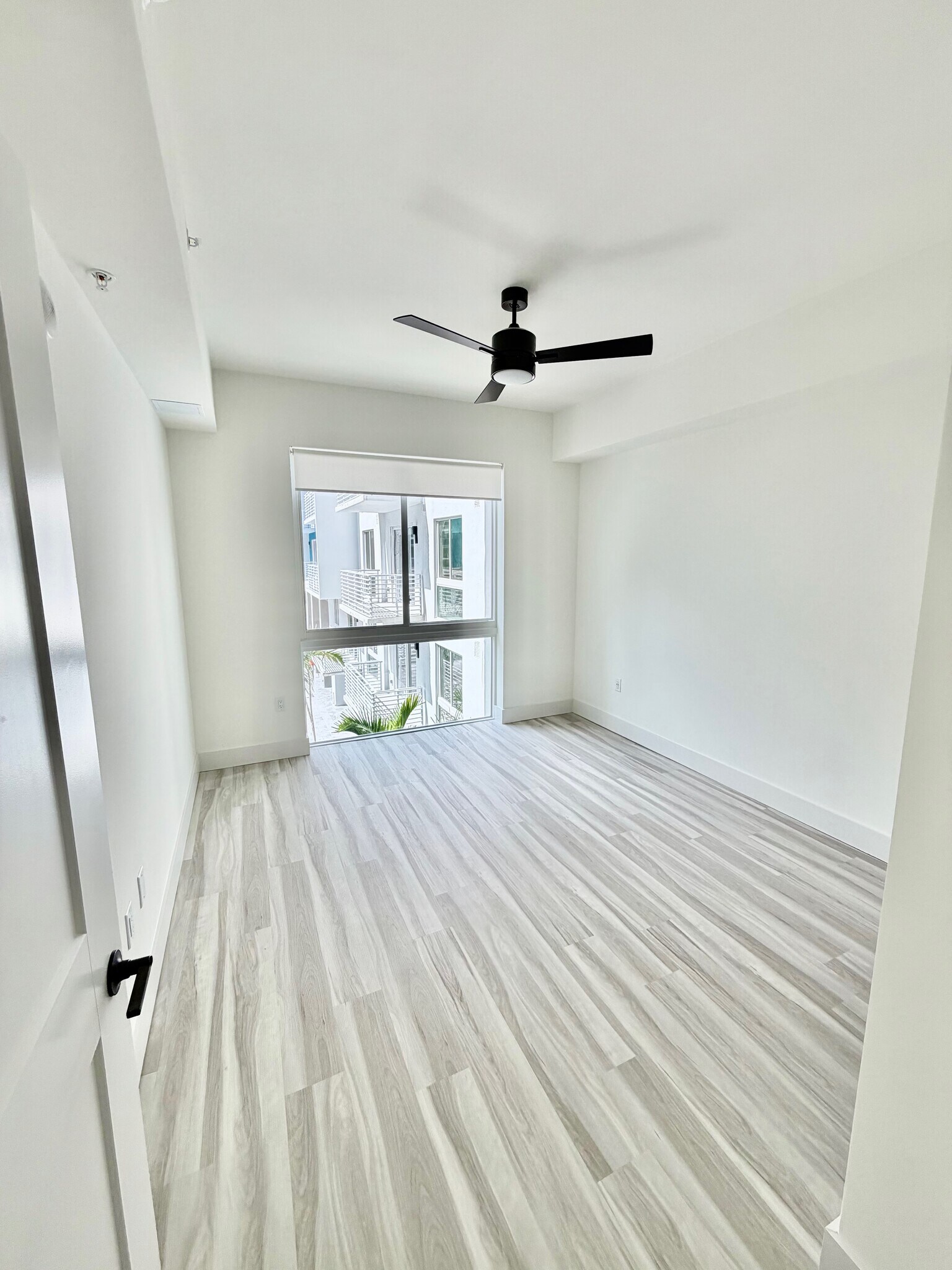 Building Photo - 18631 NE 25th Pl