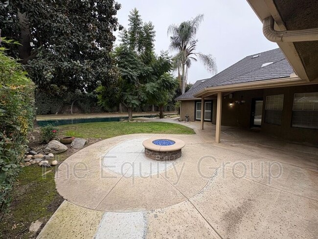 Building Photo - 5503 W Sweet Dr