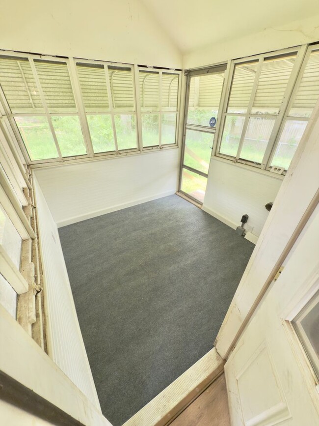 Building Photo - Norfolk 2 bedroom, 1 bath home