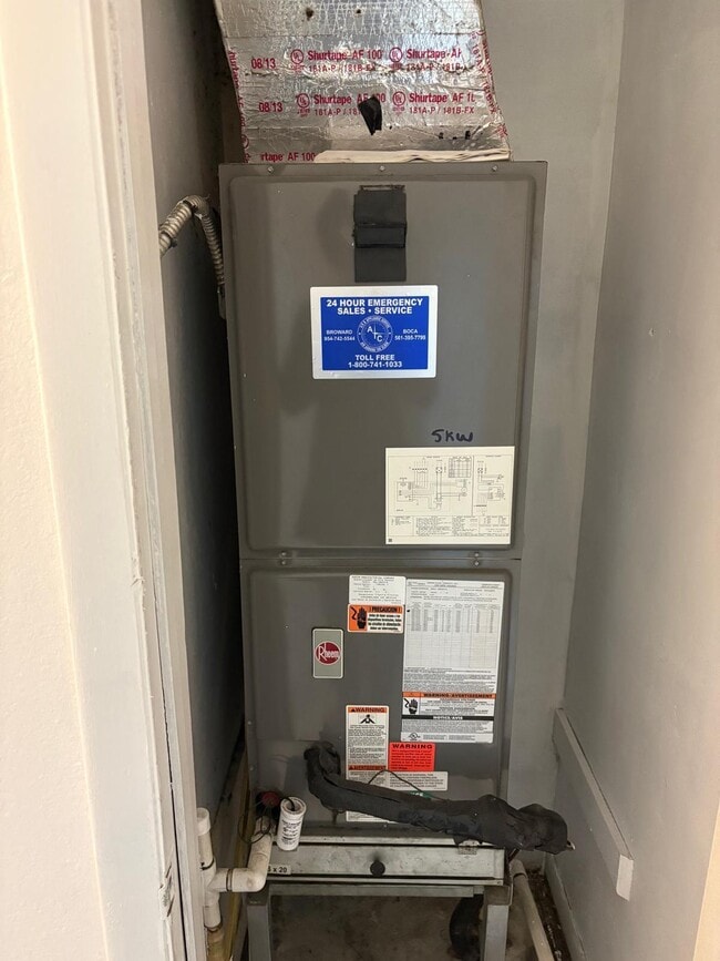 Building Photo - 2801 Albatross Rd