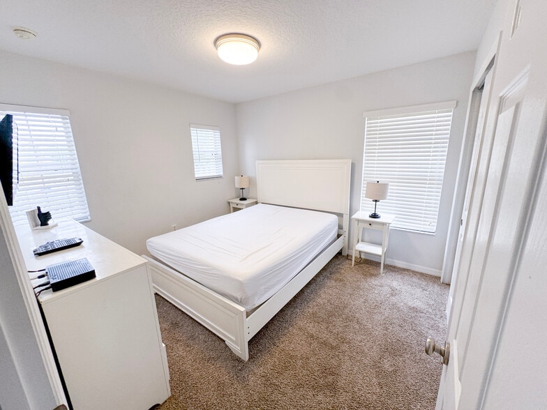 Building Photo - 2615 Andros Ln