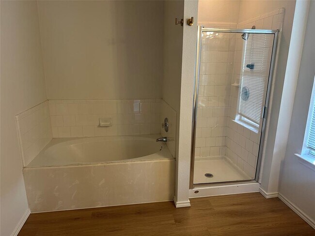 Building Photo - 2036 Kaiser Dr