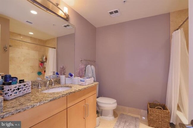 Building Photo - 8220 Crestwood Heights Dr