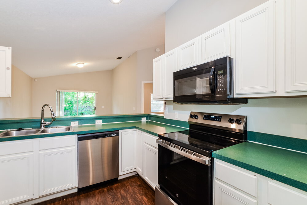 Building Photo - 343 S Lancelot Ave