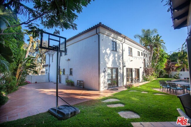 Building Photo - 3501 Caribeth Dr