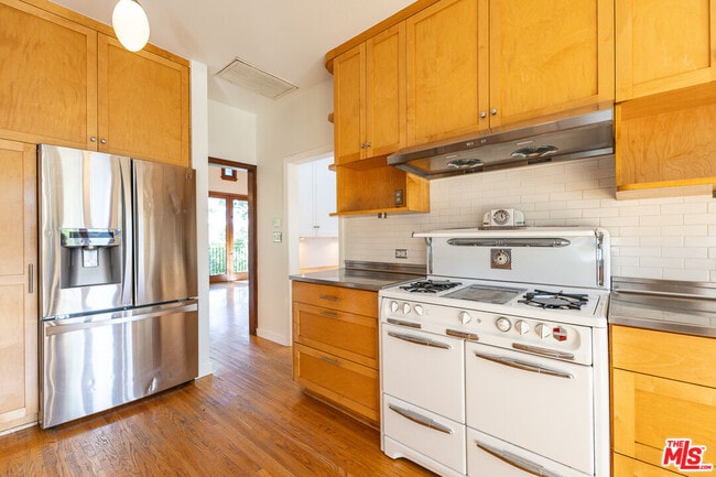 Building Photo - 3234 Ettrick St