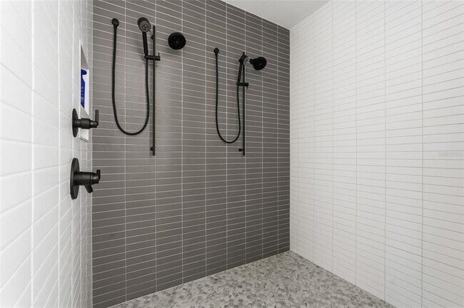 Building Photo - 777 3rd Ave N