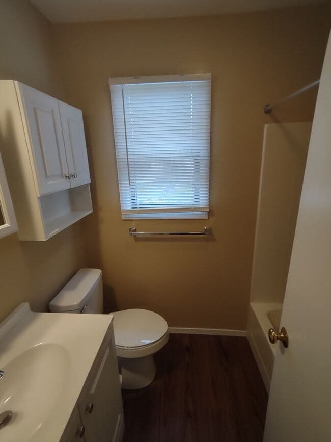 Building Photo - Townhome with a Great Location (Magnolia)