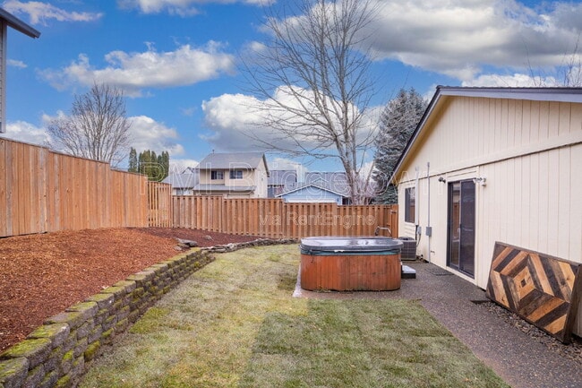 Building Photo - 11735 SW Butte Ln