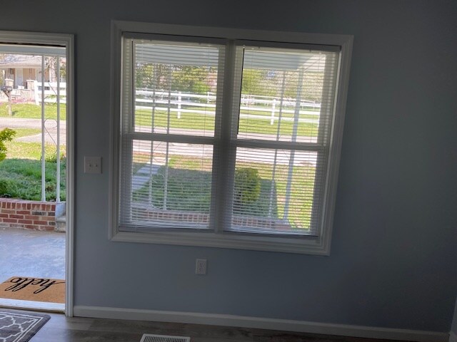 Building Photo - 711 Anton St