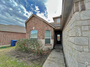 Building Photo - 12870 Cedarcreek Trl