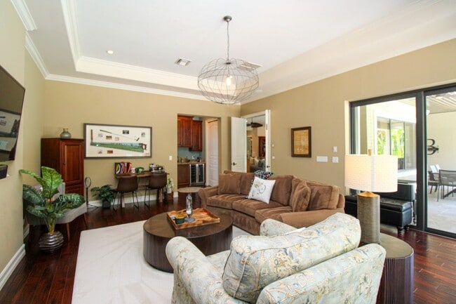 Building Photo - ** THE MOORINGS ** SINGLE FAMILY HOME 3 PL...