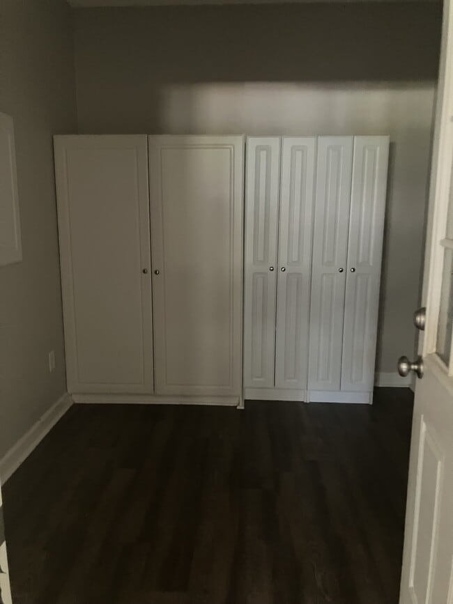 Building Photo - 318 Riverchase Dr