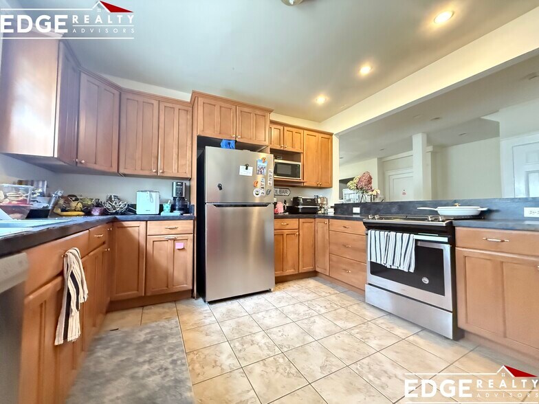 Primary Photo - 45 Radnor Rd