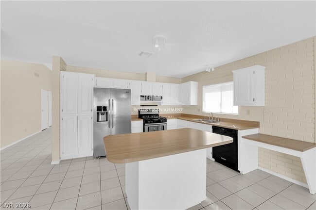 Building Photo - 6608 Silverstream Ave