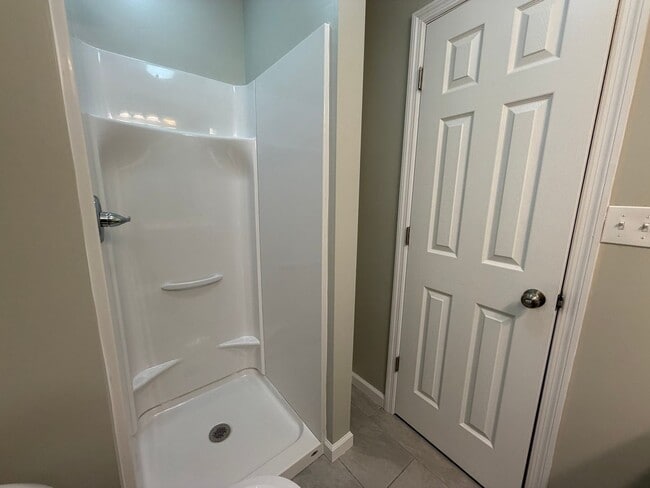 Building Photo - 415 Carrsbrook Dr