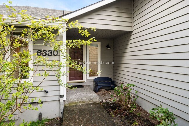 Building Photo - Move in by June 15 and get 2 weeks FREE! Charming Beaverton Home with Fireplace, Deck, and Attach...