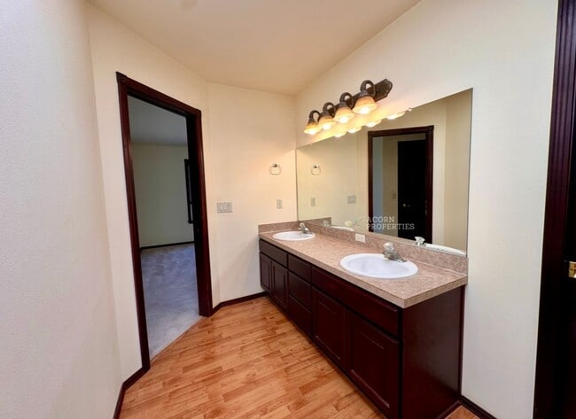 Building Photo - 1331 SW Harbor Vista Cir