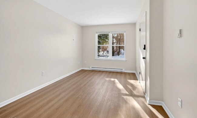 Building Photo - 13 Sligo St